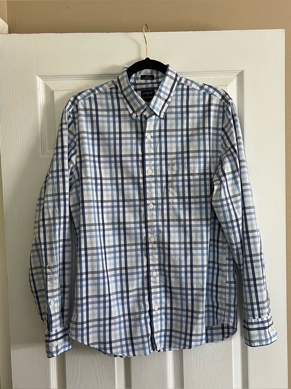 J. Crew men’s long sleeve button up, blue checkered, slim untucked style, size M